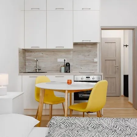 Quiet Apartment With Kitchen Near The Metro Prague Exterior photo