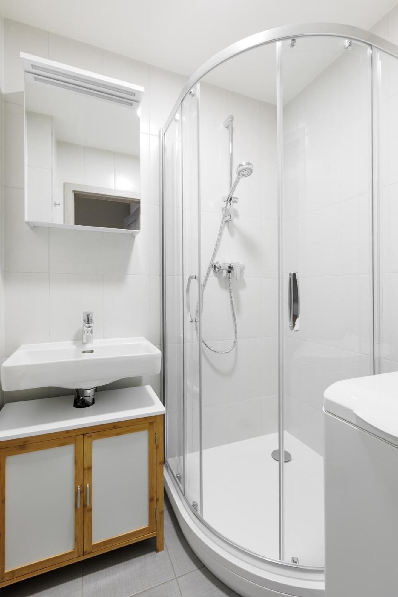 Quiet With Kitchen Near The Metro * Praga